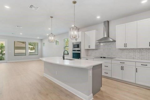 Townhouse in Tampa, Florida 3 bedrooms, 193.42 sq.m. № 1876446 - photo 5