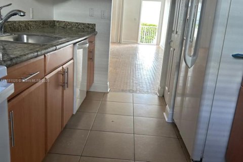 Condo in Bay Harbor Islands, Florida, 3 bedrooms  № 1738687 - photo 14
