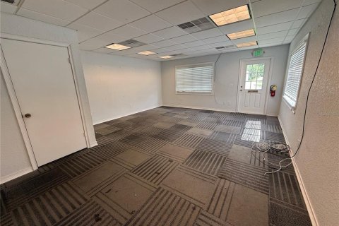 Propiedad comercial en alquiler en Orange City, Florida, 441.47 m2 № 1837181 - foto 3