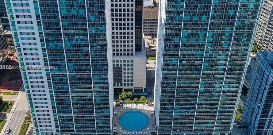 Condominio en Miami, Florida, 2 dormitorios  № 2017951