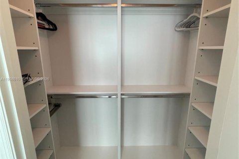Condominio en venta en Miami, Florida, 2 dormitorios, 111.48 m2 № 2017951 - foto 12