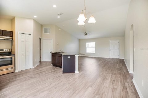 House in Citrus Springs, Florida 3 bedrooms, 129.6 sq.m. № 2219338 - photo 7