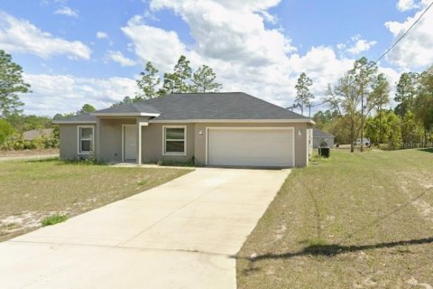 House in Citrus Springs, Florida 3 bedrooms, 129.6 sq.m. № 2219338