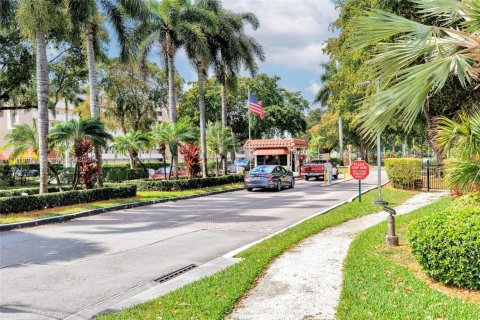 Copropriété à vendre à Pembroke Pines, Floride: 2 chambres, 108.7 m2 № 2041859 - photo 24