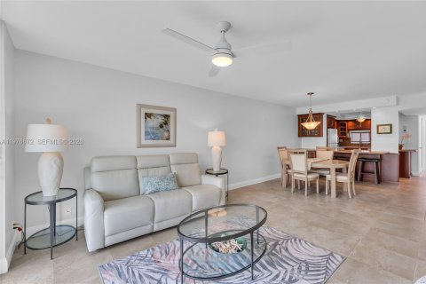 Copropriété à vendre à Pembroke Pines, Floride: 2 chambres, 108.7 m2 № 2041859 - photo 14