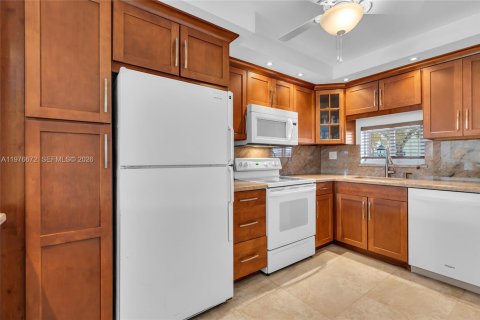 Copropriété à vendre à Pembroke Pines, Floride: 2 chambres, 108.7 m2 № 2041859 - photo 4