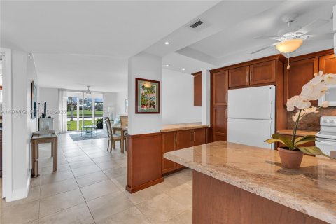 Copropriété à vendre à Pembroke Pines, Floride: 2 chambres, 108.7 m2 № 2041859 - photo 3