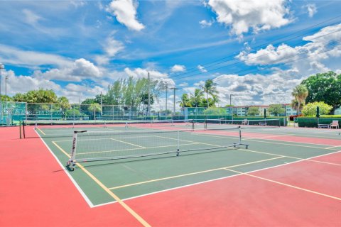 Copropriété à vendre à Pembroke Pines, Floride: 2 chambres, 108.7 m2 № 2041859 - photo 29