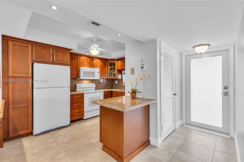 Copropriété à vendre à Pembroke Pines, Floride: 2 chambres, 108.7 m2 № 2041859 - photo 6