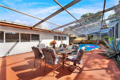 Casa en venta en North Miami, Florida, 3 dormitorios, 186.45 m2 № 2080281 - foto 21