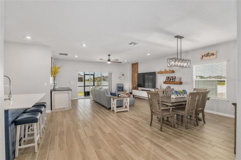 House in FREEDOM CROSSINGS PRESERVE
in Ocala, Florida 4 bedrooms, 188.41 sq.m. № 2131223 - photo 9