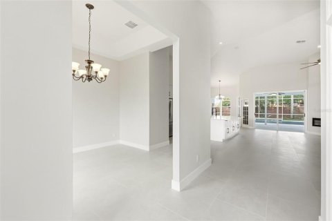 Villa ou maison à vendre à Orlando, Floride: 4 chambres, 237.46 m2 № 2201213 - photo 4