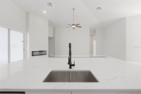 Villa ou maison à vendre à Orlando, Floride: 4 chambres, 237.46 m2 № 2201213 - photo 21