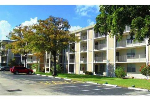 Condominio en Lauderdale Lakes, Florida, 1 dormitorio № 2090792