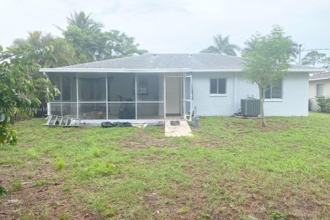 Casa en alquiler en Naples, Florida, 3 dormitorios № 1891223 - foto 16
