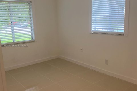 Casa en alquiler en Naples, Florida, 3 dormitorios № 1891223 - foto 9