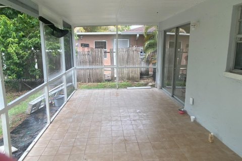 Casa en alquiler en Naples, Florida, 3 dormitorios № 1891223 - foto 15