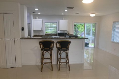 Casa en alquiler en Naples, Florida, 3 dormitorios № 1891223 - foto 4