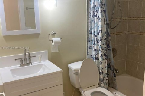 Casa en alquiler en Naples, Florida, 3 dormitorios № 1891223 - foto 8