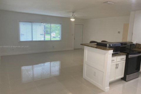 Casa en alquiler en Naples, Florida, 3 dormitorios № 1891223 - foto 5