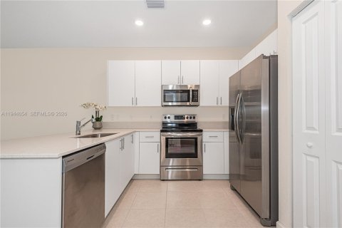 Townhouse in Pembroke Pines, Florida 3 bedrooms, 134.06 sq.m. № 2001456 - photo 9