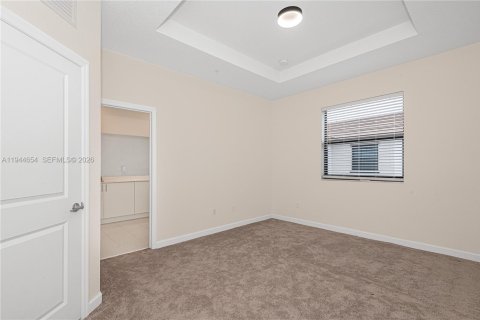 Townhouse in Pembroke Pines, Florida 3 bedrooms, 134.06 sq.m. № 2001456 - photo 11