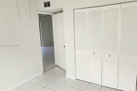 Condo in Miami, Florida, 3 bedrooms  № 1892846 - photo 18