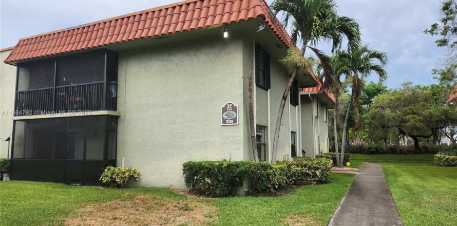 Condo in Miami, Florida, 3 bedrooms  № 1892846