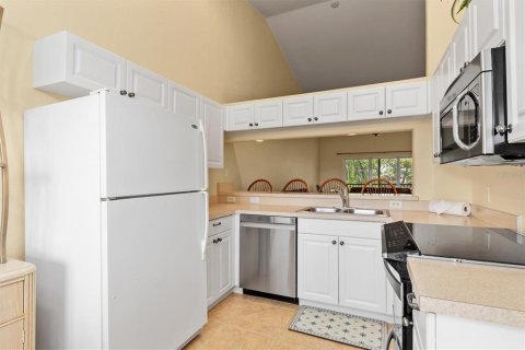 Купить кондоминиум в Пунта-Горда, Флорида 8 комнат, 100.24м2, № 1597968 - фото 4