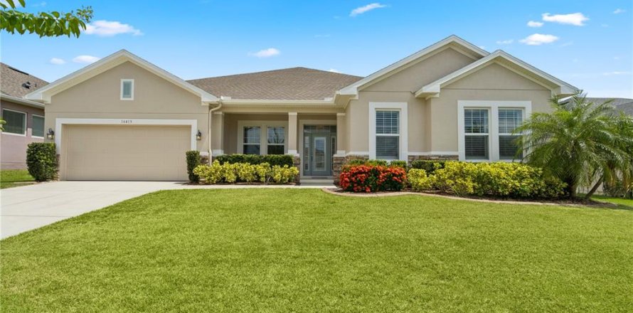 House in Clermont, Florida 4 bedrooms, 252.42 sq.m. № 1826226