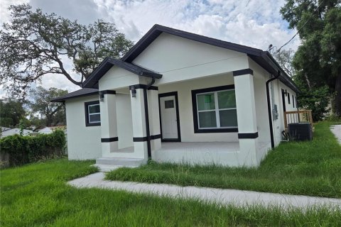 Villa ou maison à Tampa, Floride 4 chambres, 156.35 m2 № 2156276