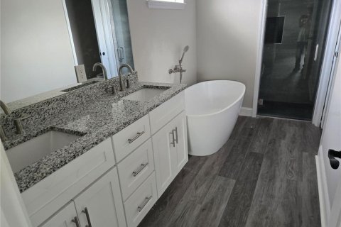 Villa ou maison à vendre à Tampa, Floride: 4 chambres, 156.35 m2 № 2156276 - photo 17