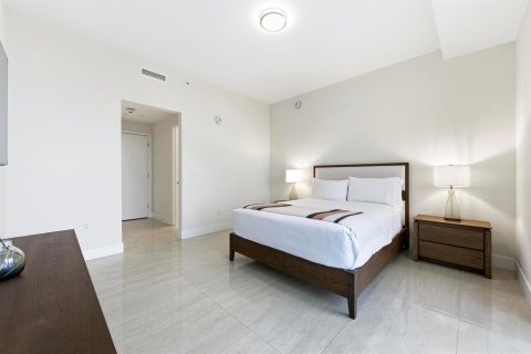 Condo in Riviera Beach, Florida, 2 bedrooms № 2175837 - photo 11