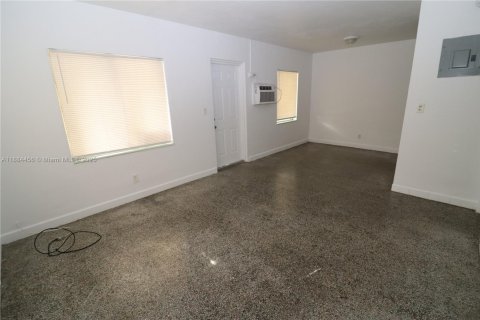Villa ou maison à louer à Fort Lauderdale, Floride: 1 chambre, 60.39 m2 № 1931274 - photo 5