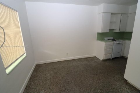 Villa ou maison à louer à Fort Lauderdale, Floride: 1 chambre, 60.39 m2 № 1931274 - photo 13