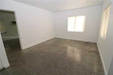 Villa ou maison à louer à Fort Lauderdale, Floride: 1 chambre, 60.39 m2 № 1931274 - photo 10