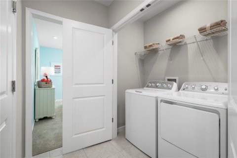 Casa en venta en Vero Beach, Florida, 3 dormitorios, 168.62 m2 № 1186987 - foto 1