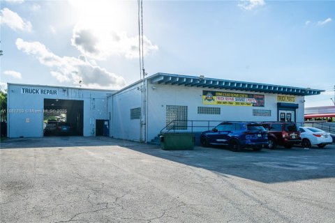 Commercial property in Homestead, Florida № 1924716 - photo 3