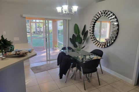 Casa en venta en Port St. Lucie, Florida, 3 dormitorios, 112.97 m2 № 2420724 - foto 2