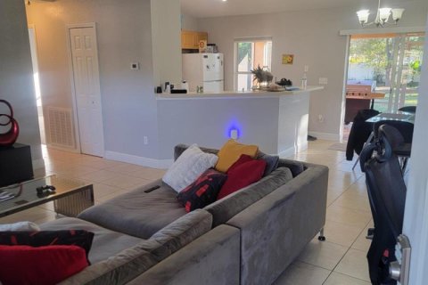 Casa en venta en Port St. Lucie, Florida, 3 dormitorios, 112.97 m2 № 2420724 - foto 5