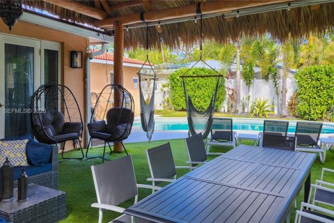 House in Oakland Park, Florida 3 bedrooms, 152.45 sq.m. № 2003641 - photo 26