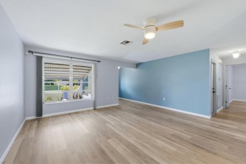 House in Port Charlotte, Florida 2 bedrooms, 127.28 sq.m. № 2199874 - photo 11