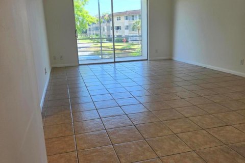 Condominio en venta en Lauderdale Lakes, Florida, 2 dormitorios, 87.7 m2 № 2146181 - foto 24