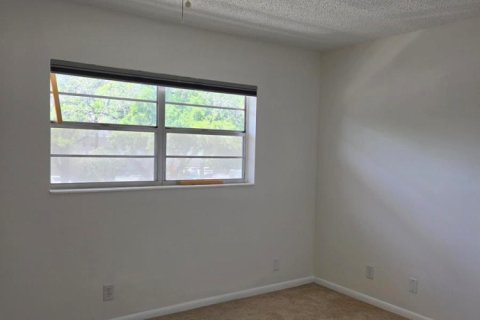 Condominio en venta en Lauderdale Lakes, Florida, 2 dormitorios, 87.7 m2 № 2146181 - foto 15