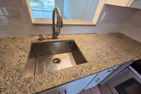 Condominio en venta en Lauderdale Lakes, Florida, 2 dormitorios, 87.7 m2 № 2146181 - foto 23