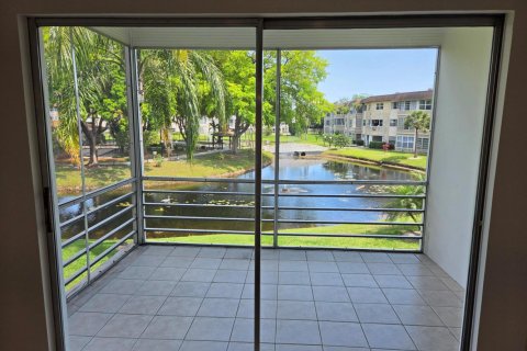 Condominio en venta en Lauderdale Lakes, Florida, 2 dormitorios, 87.7 m2 № 2146181 - foto 8
