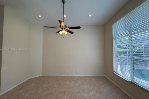 House in Coral Springs, Florida 4 bedrooms, 201.78 sq.m. № 1779291 - photo 21
