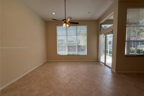 House in Coral Springs, Florida 4 bedrooms, 201.78 sq.m. № 1779291 - photo 20
