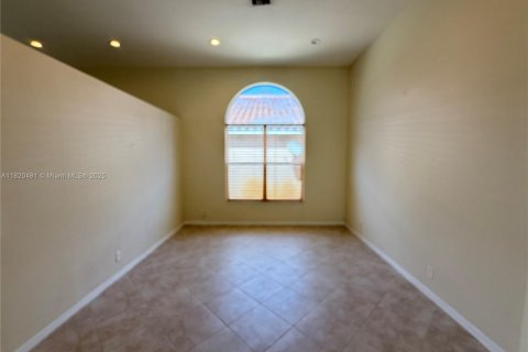 House in Coral Springs, Florida 4 bedrooms, 201.78 sq.m. № 1779291 - photo 15