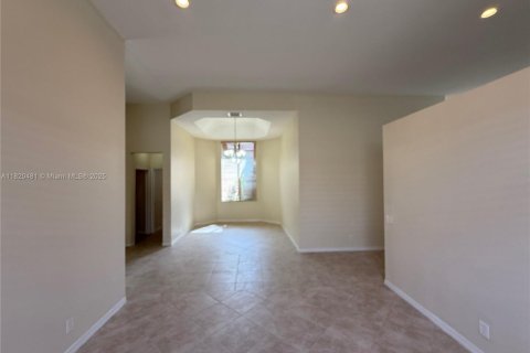 House in Coral Springs, Florida 4 bedrooms, 201.78 sq.m. № 1779291 - photo 16